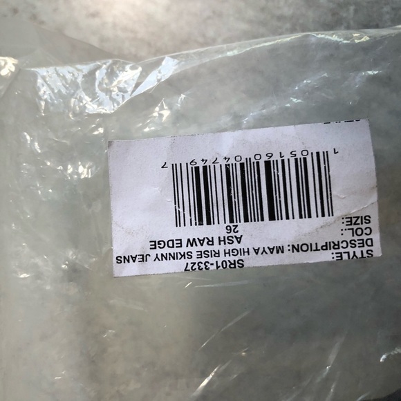 SER.O.YA Maya High Rise Skinny Jean Black NWT - Picture 14 of 16